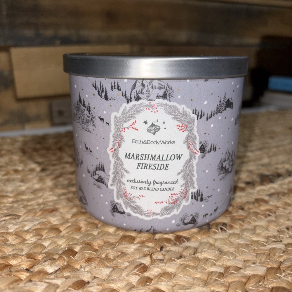 Bath & Body Works 3 wick Candle 14.5 OZ Marshmallow Fireside